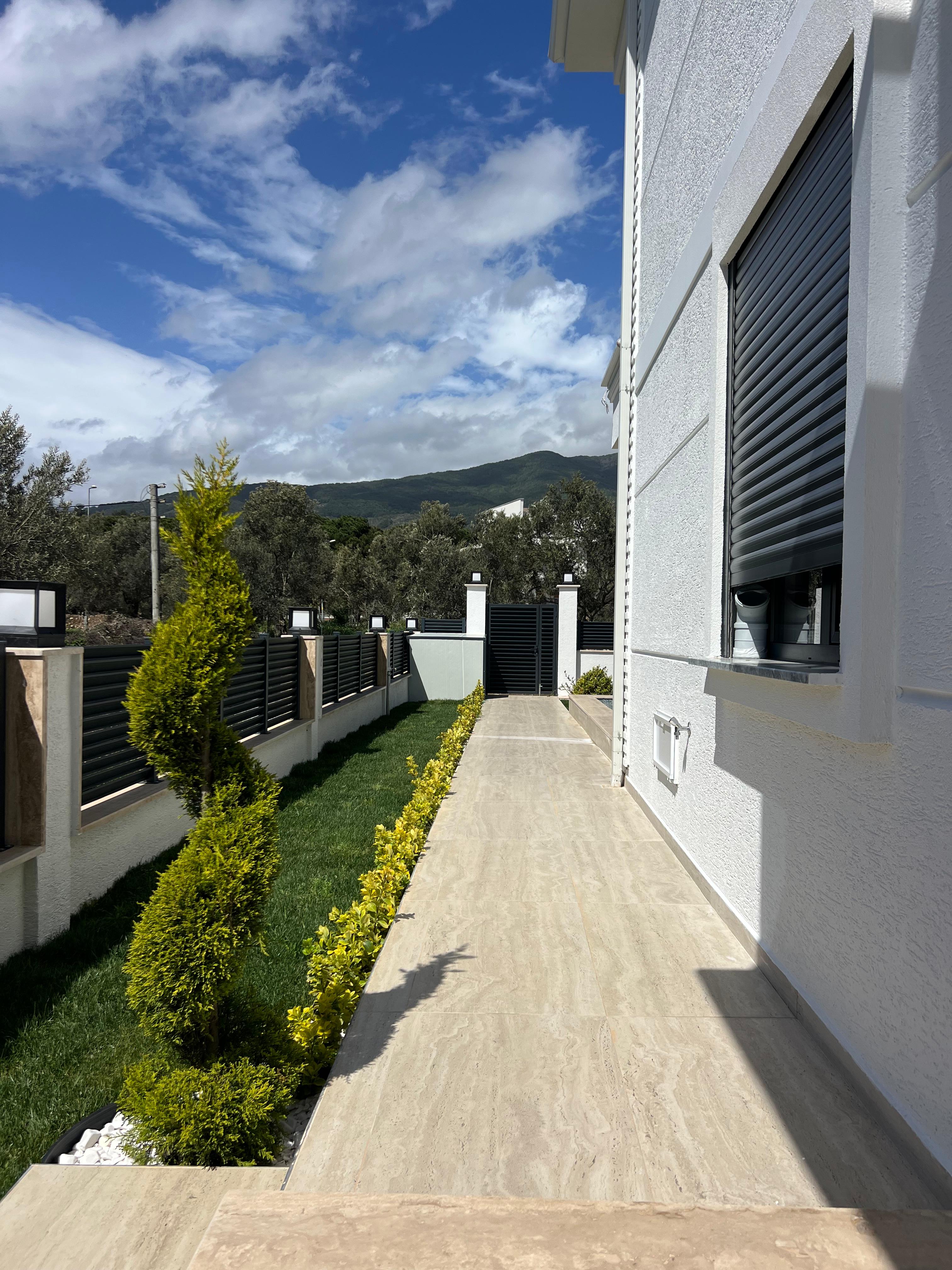 Aksoy Yapılar lüks villa giriş cephesi dış görünüm, Altınoluk