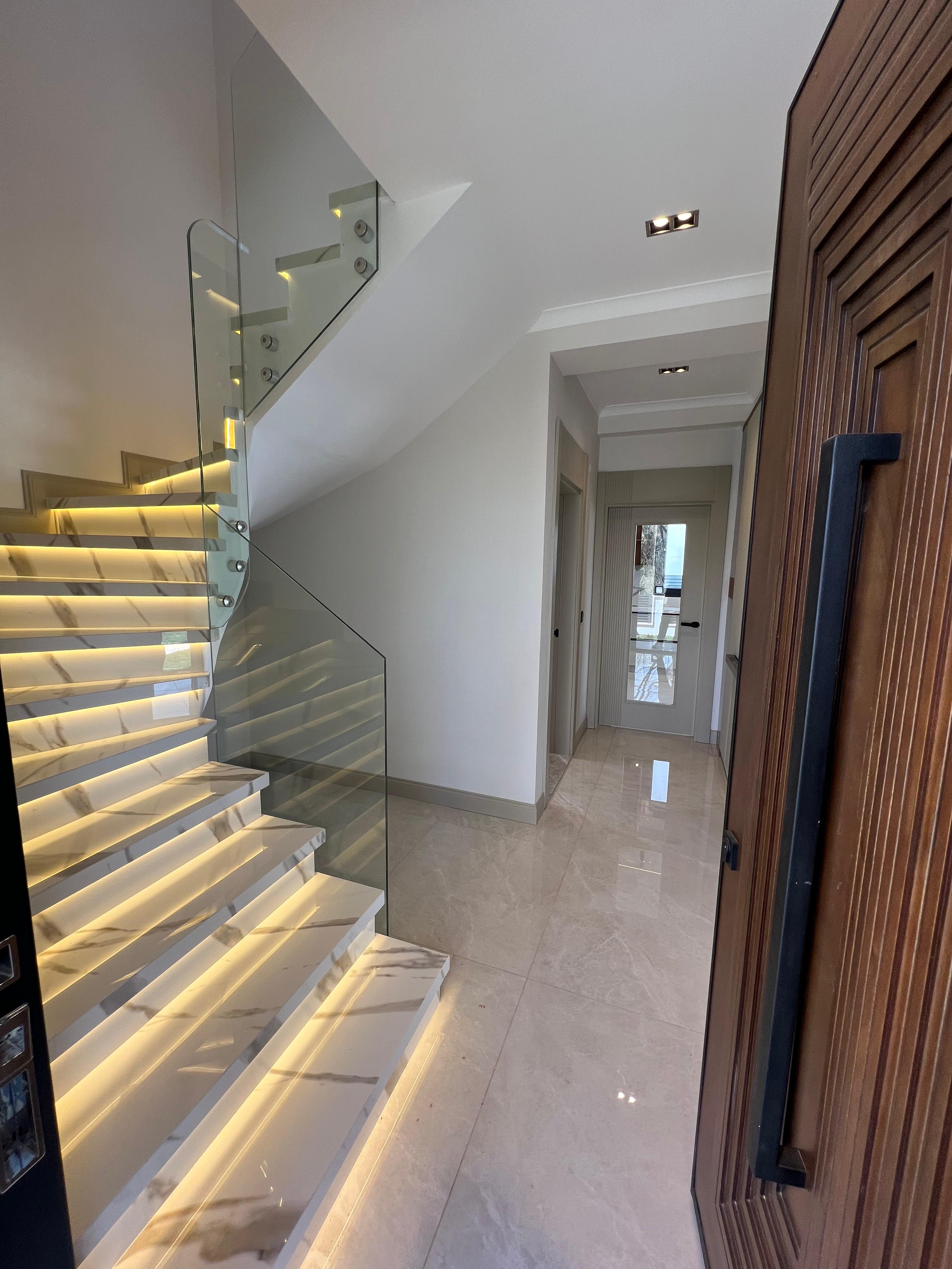 Villa iç mekan merdiven hacmi modern mimari tasarım